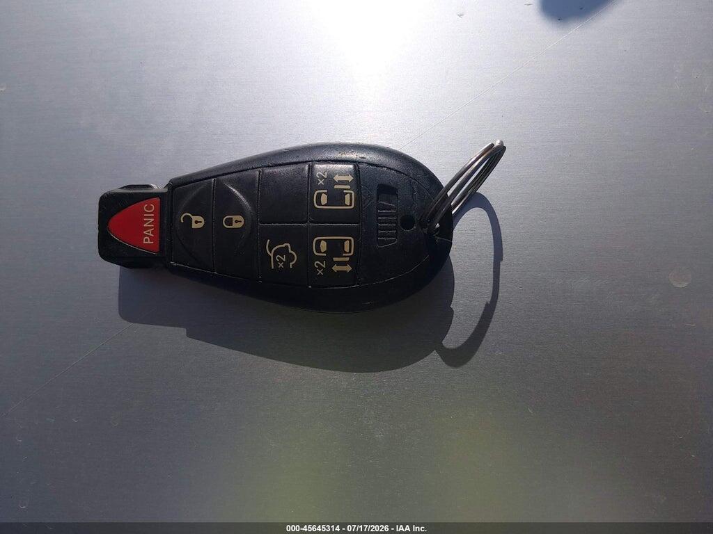 2V4RW3DG0BR670211 2011 VOLKSWAGEN ROUTAN photo no. 11
