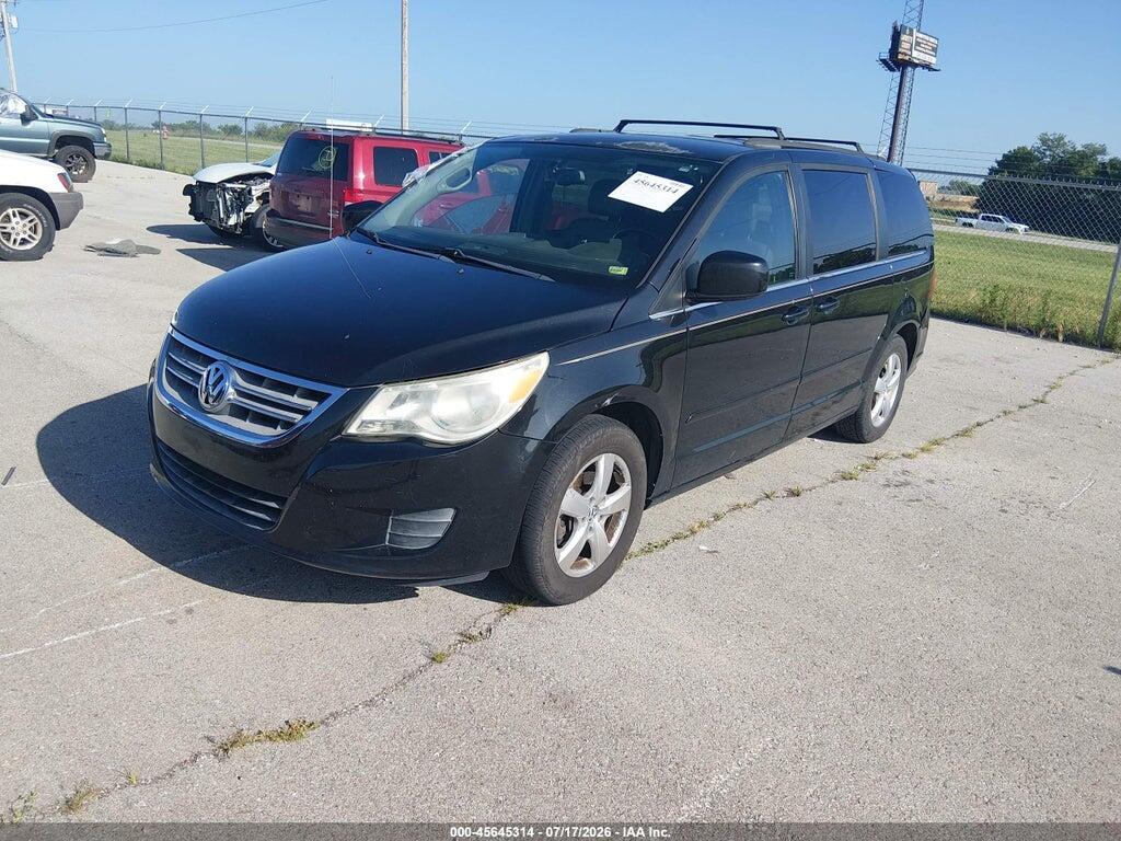 2V4RW3DG0BR670211 2011 VOLKSWAGEN ROUTAN photo no. 2