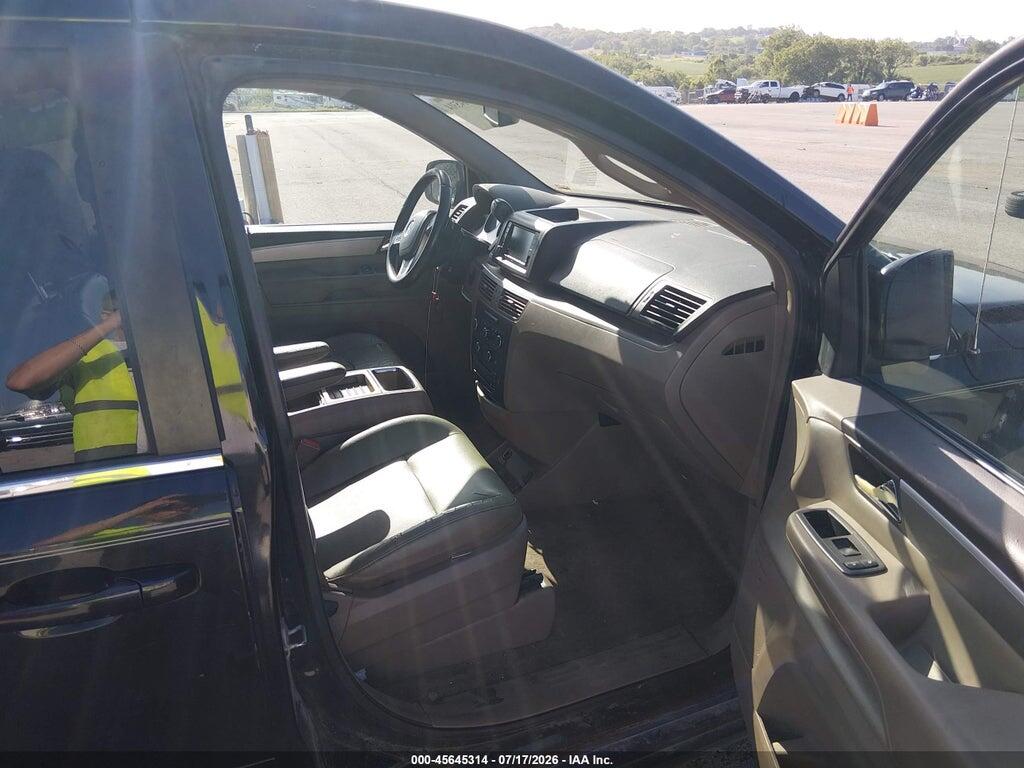 2V4RW3DG0BR670211 2011 VOLKSWAGEN ROUTAN photo no. 5