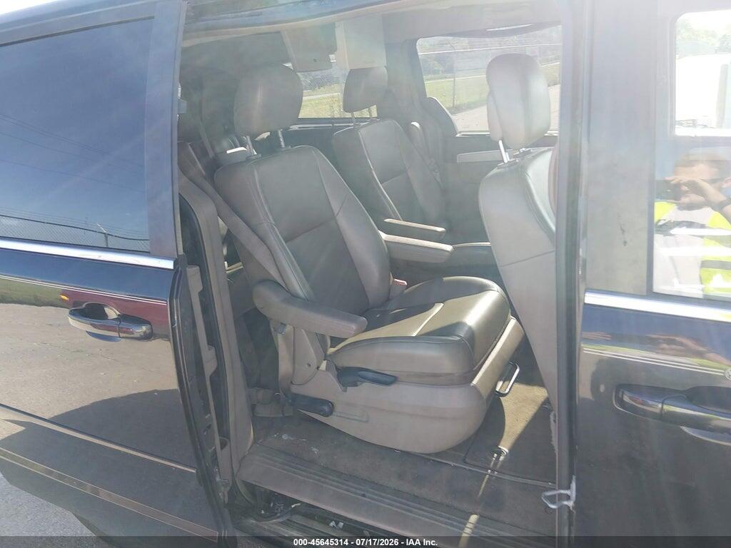 2V4RW3DG0BR670211 2011 VOLKSWAGEN ROUTAN photo no. 8