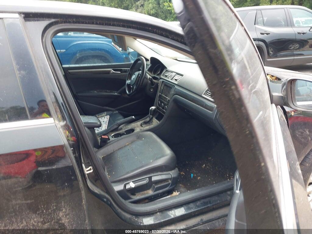1VWBT7A34GC010666 2016 VOLKSWAGEN PASSAT photo no. 5