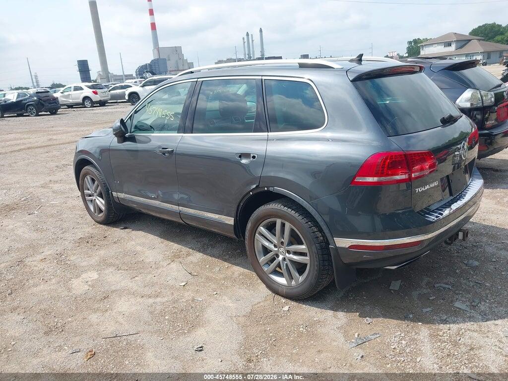 WVGEP9BP2GD001200 2016 VOLKSWAGEN TOUAREG photo no. 3