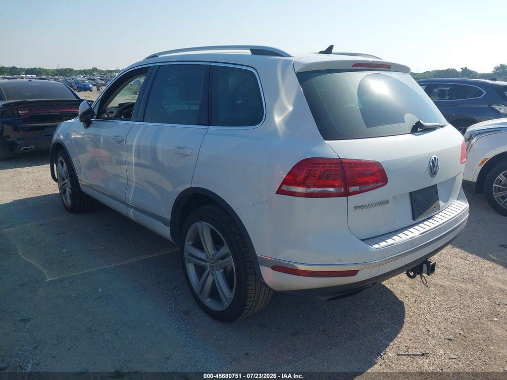 WVGEF9BP5GD005356 2016 VOLKSWAGEN TOUAREG photo no. 3