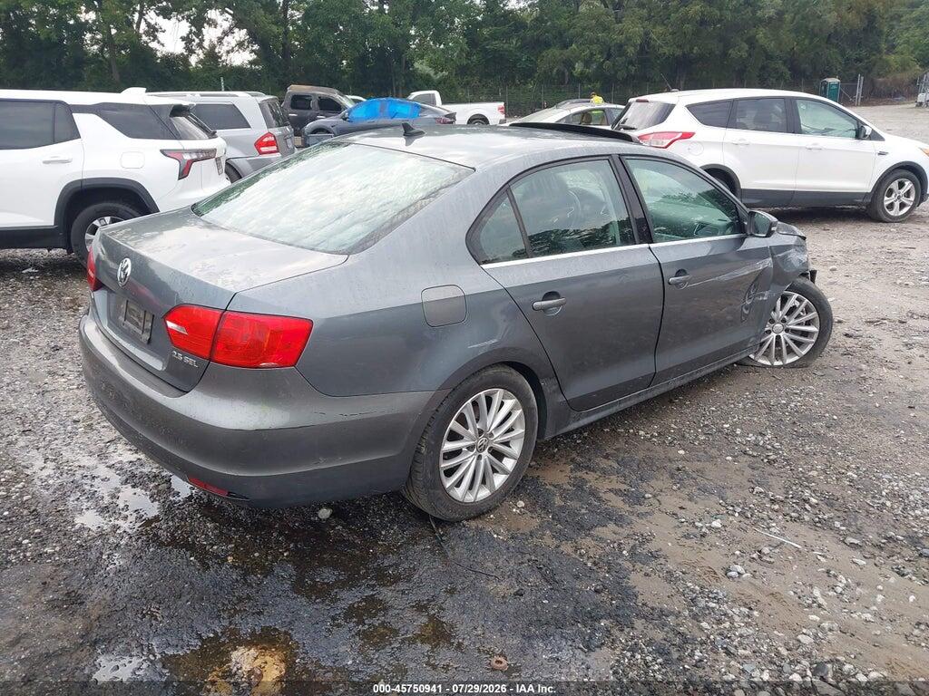 3VWLX7AJ6BM036412 2011 VOLKSWAGEN JETTA photo no. 4