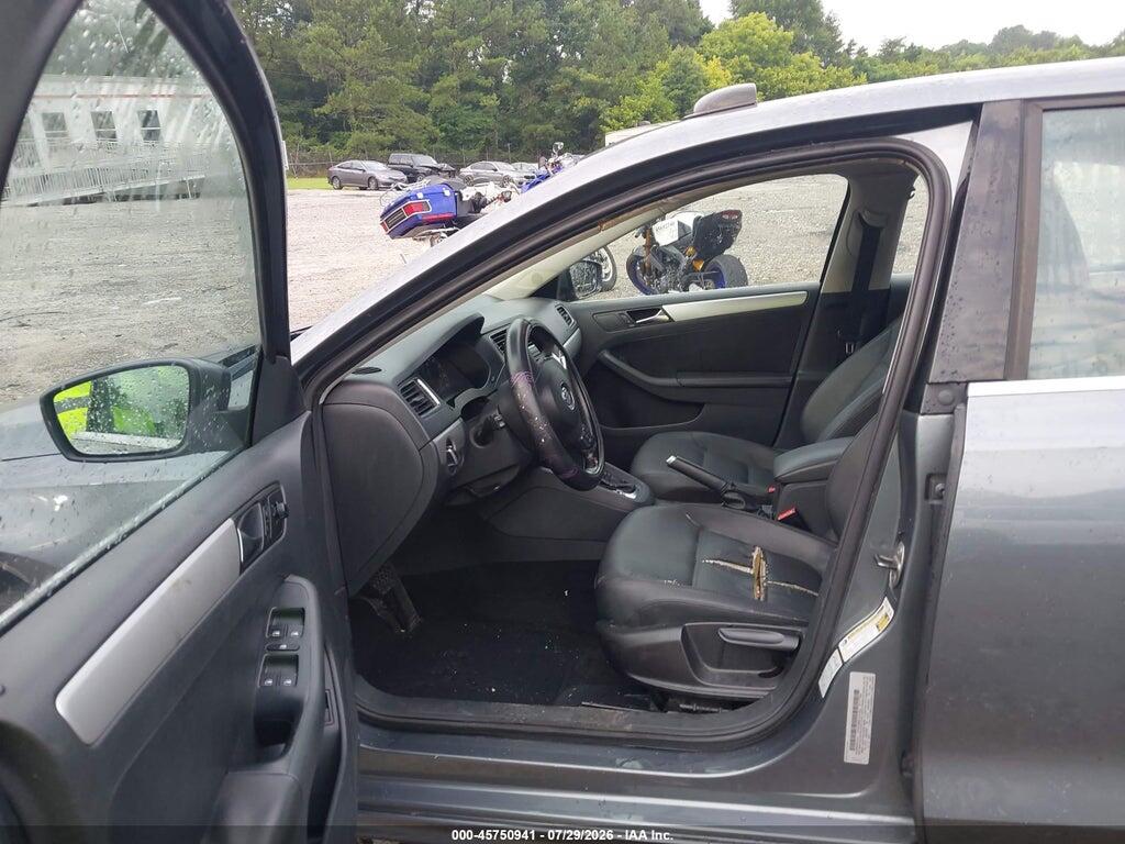 3VWLX7AJ6BM036412 2011 VOLKSWAGEN JETTA photo no. 5