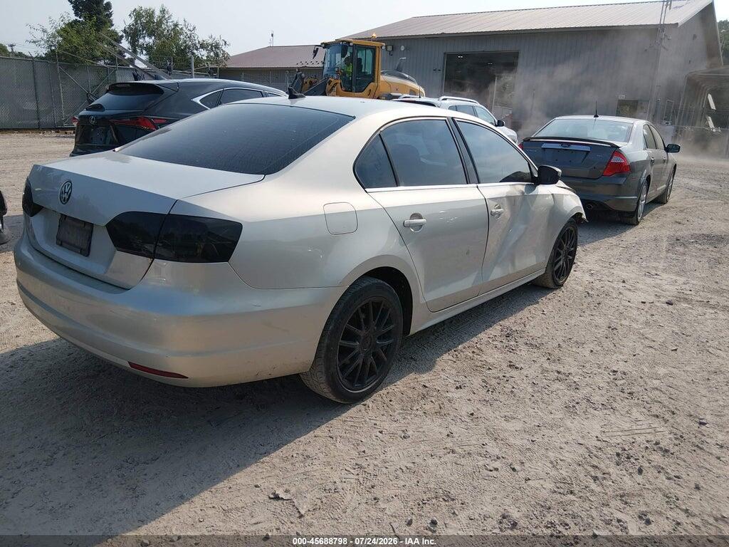 3VWLL7AJ0BM121774 2011 VOLKSWAGEN JETTA photo no. 4