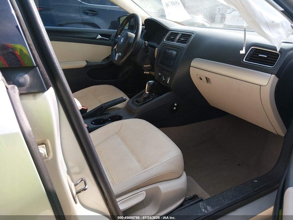 3VWLL7AJ0BM121774 2011 VOLKSWAGEN JETTA photo no. 5