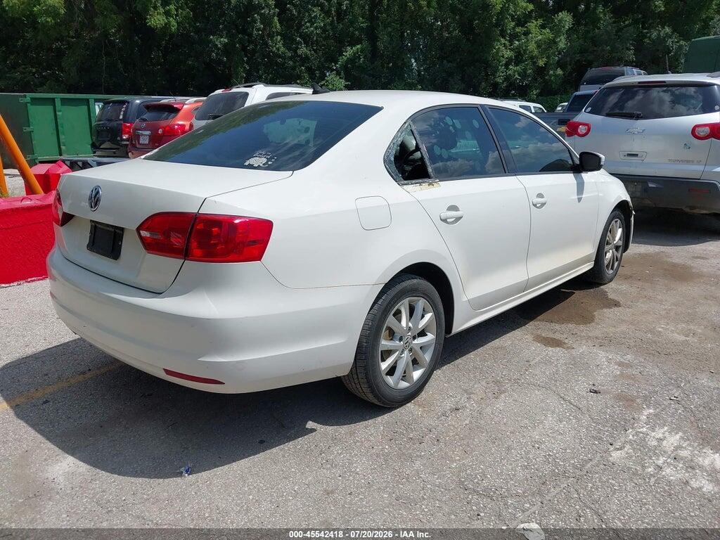3VWDZ7AJXBM314954 2011 VOLKSWAGEN JETTA photo no. 4