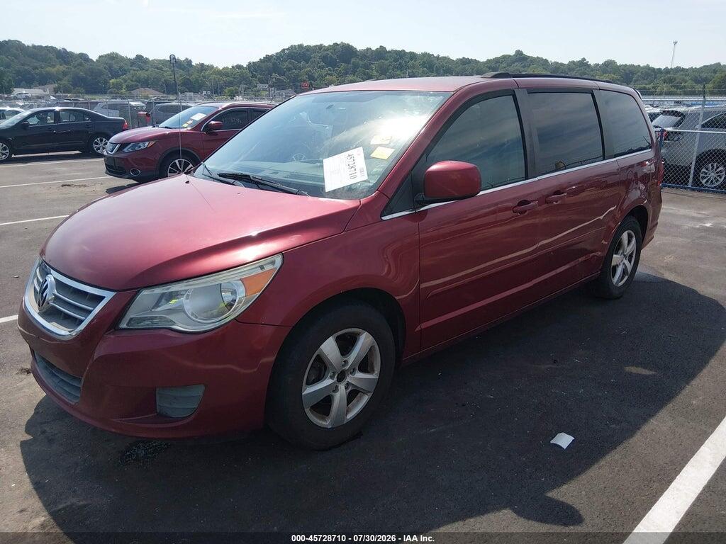 2V4RW3DG5BR642002 2011 VOLKSWAGEN ROUTAN photo no. 2