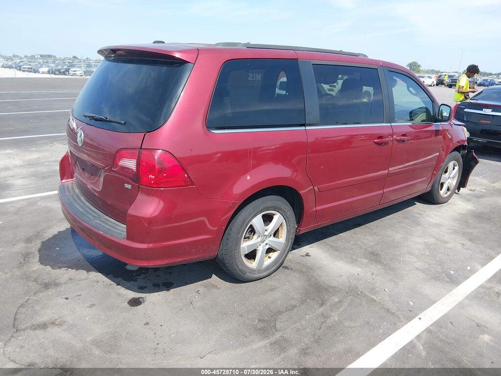 2V4RW3DG5BR642002 2011 VOLKSWAGEN ROUTAN photo no. 4