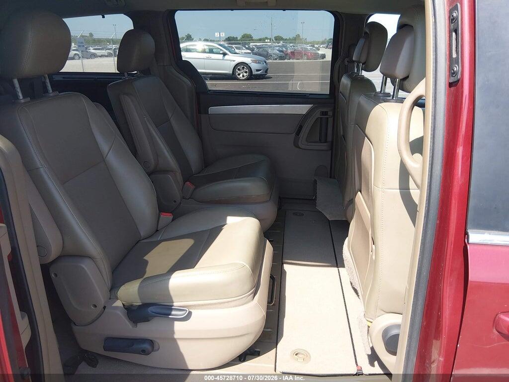 2V4RW3DG5BR642002 2011 VOLKSWAGEN ROUTAN photo no. 8