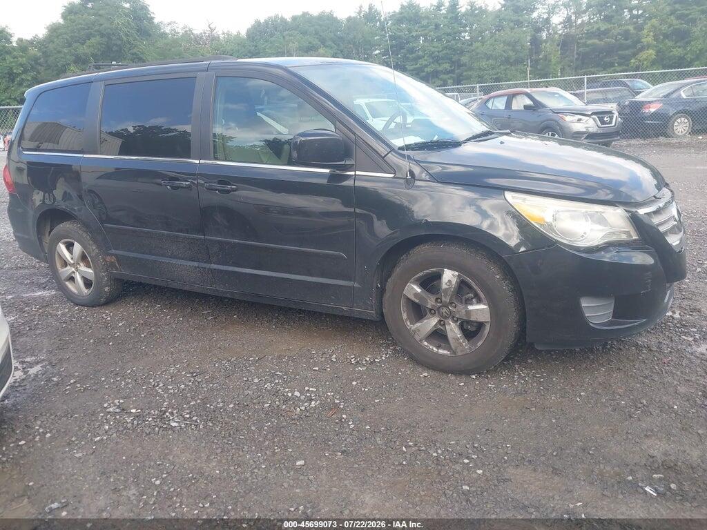 2V4RW3DG4BR634098 2011 VOLKSWAGEN ROUTAN photo no. 1
