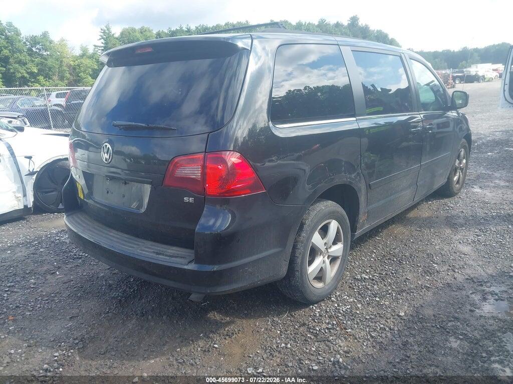 2V4RW3DG4BR634098 2011 VOLKSWAGEN ROUTAN photo no. 4