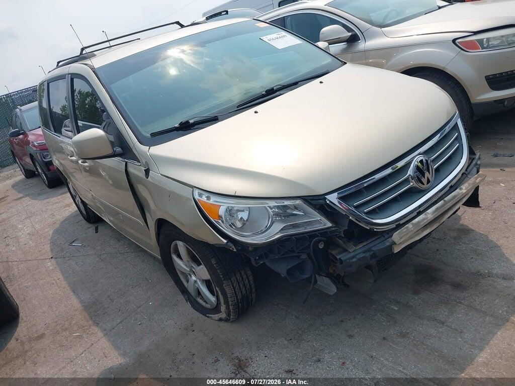 2V4RW3DG0BR766811 2011 VOLKSWAGEN ROUTAN photo no. 1