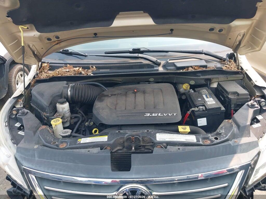 2V4RW3DG0BR766811 2011 VOLKSWAGEN ROUTAN photo no. 10