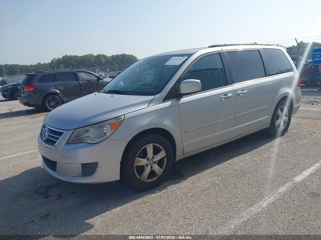 2V4RW3DG6BR739855 2011 VOLKSWAGEN ROUTAN photo no. 2