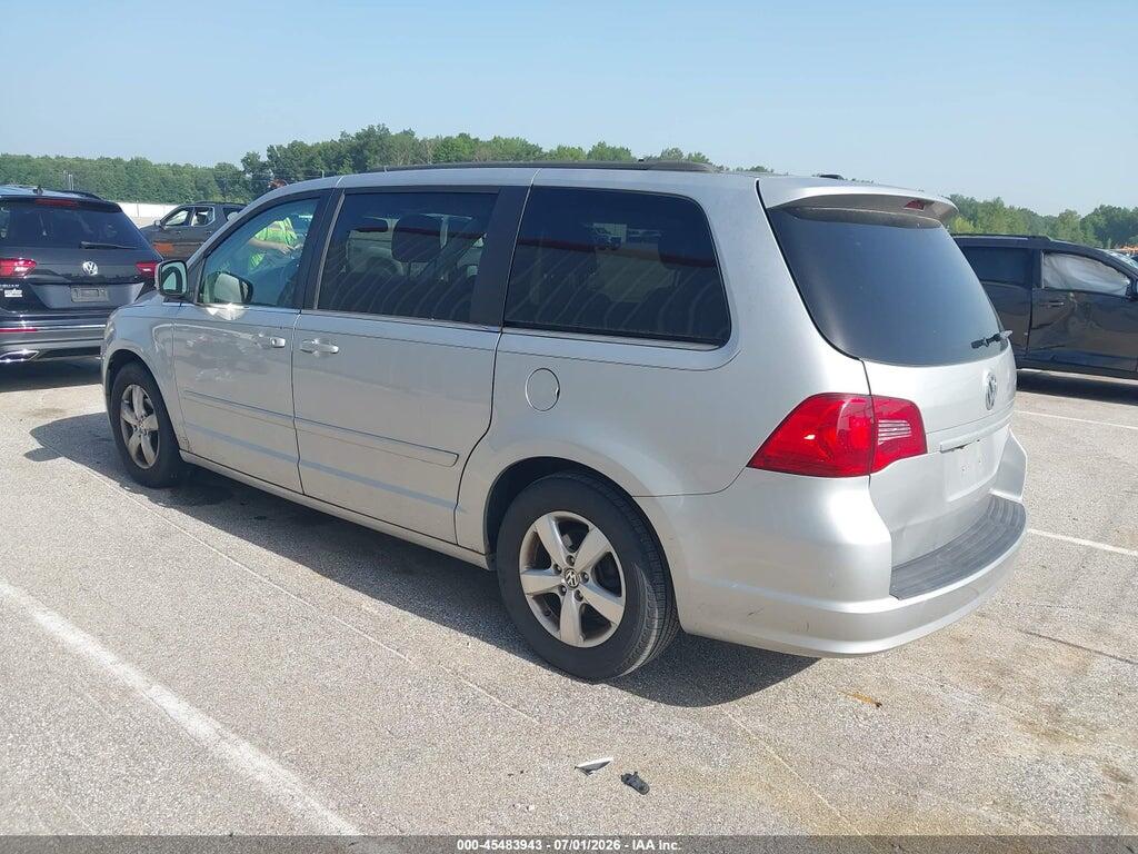 2V4RW3DG6BR739855 2011 VOLKSWAGEN ROUTAN photo no. 3