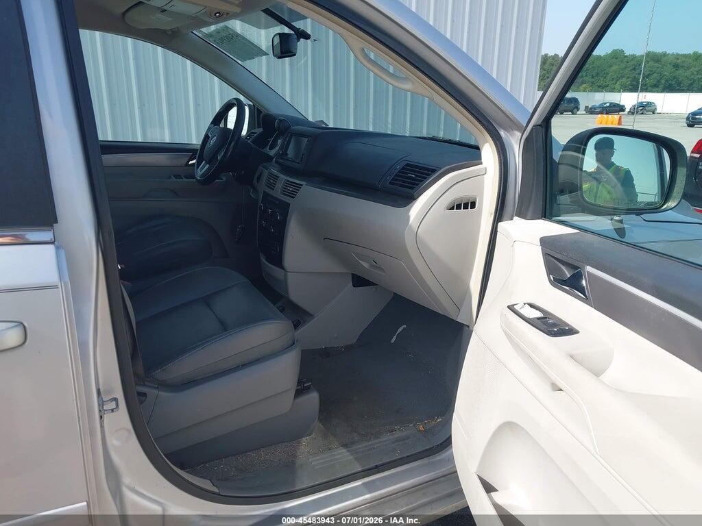 2V4RW3DG6BR739855 2011 VOLKSWAGEN ROUTAN photo no. 5