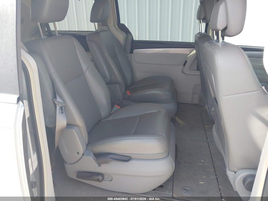 2V4RW3DG6BR739855 2011 VOLKSWAGEN ROUTAN photo no. 8