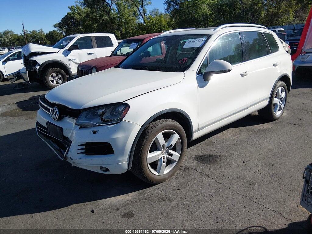 WVGFF9BP8BD002495 2011 VOLKSWAGEN TOUAREG photo no. 2