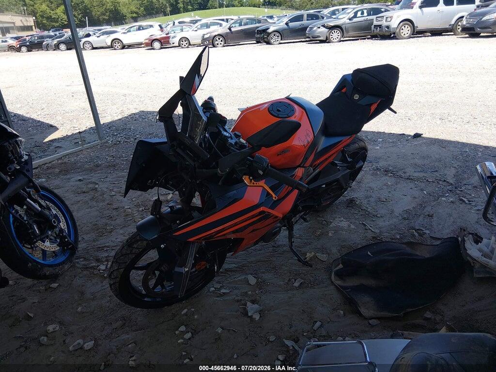 MD2JYJ404NC216611 2022 KTM 390 photo no. 2