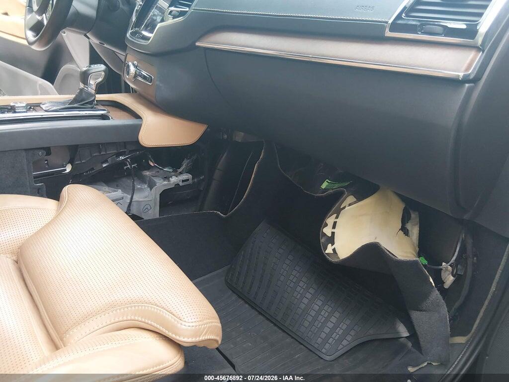 YV4A22PL2H1171703 2017 VOLVO XC90 photo no. 6
