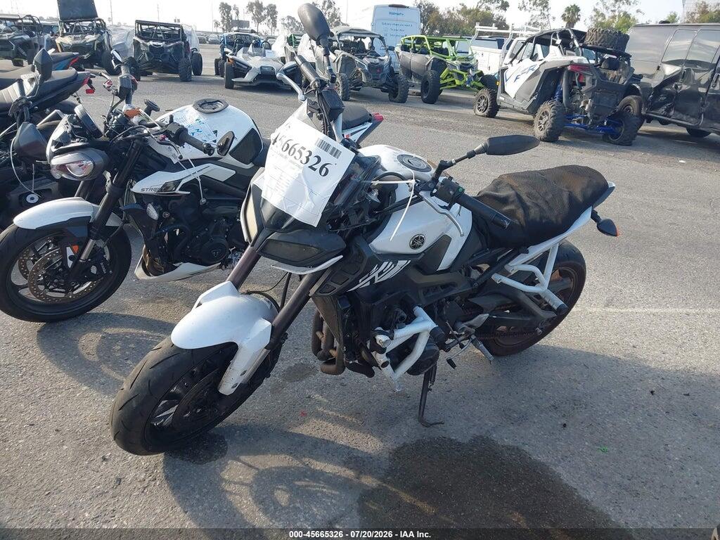 JYARN53Y5HA000536 2017 YAMAHA FZ09 photo no. 2