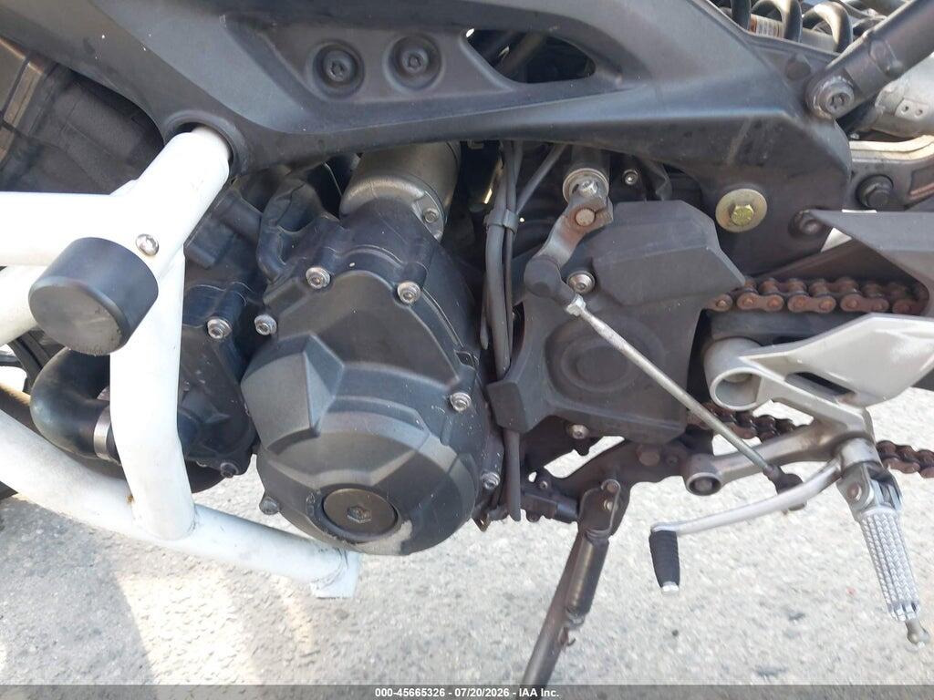 JYARN53Y5HA000536 2017 YAMAHA FZ09 photo no. 9