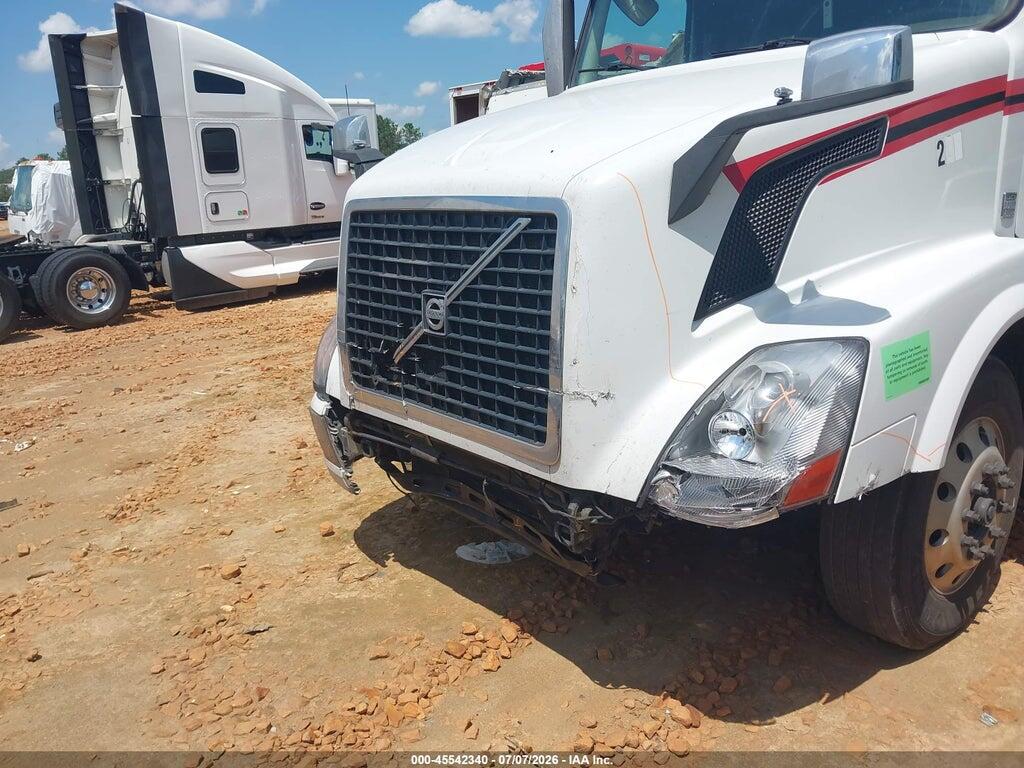 2016 VOLVO VN VNL — Фото 11 из 16