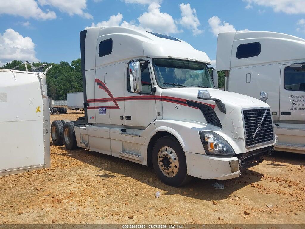 2016 VOLVO VN VNL — Фото 14 из 16
