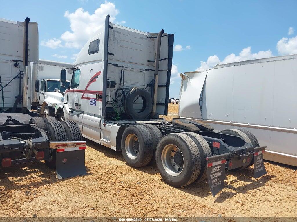 2016 VOLVO VN VNL — Фото 3 из 16