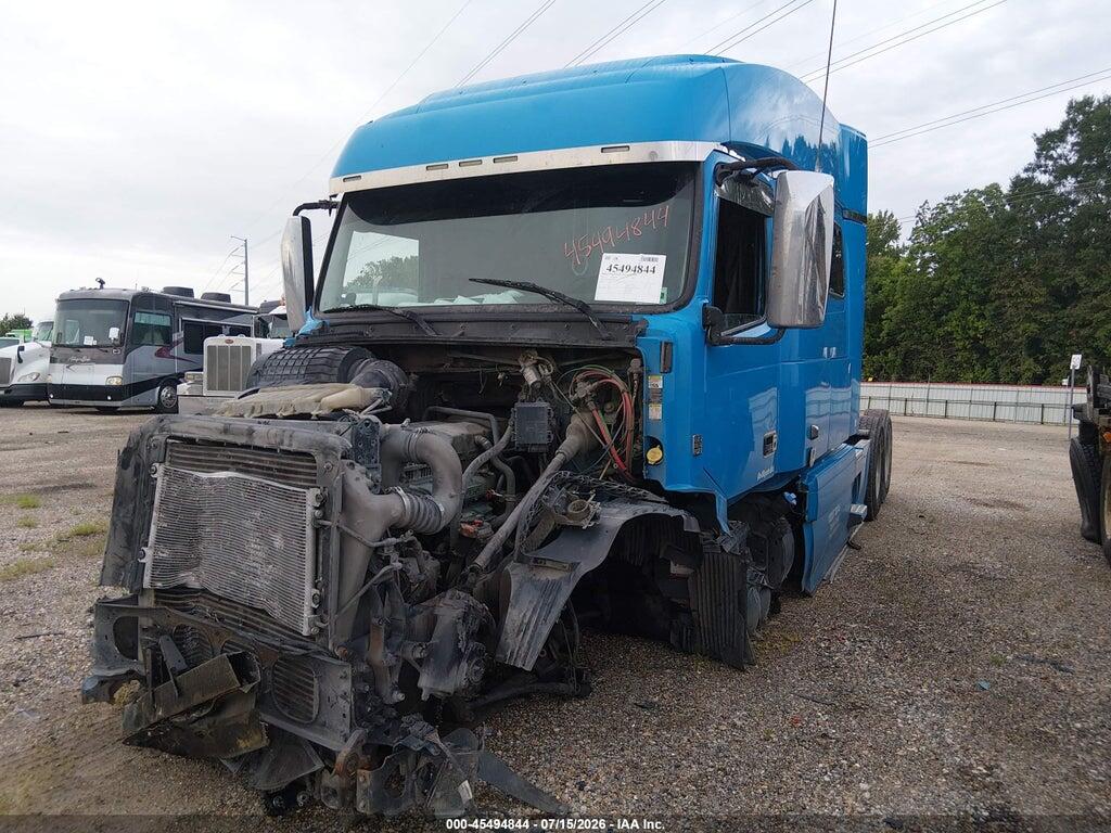 4V4NC9EH9GN957731 2016 VOLVO VN photo no. 2