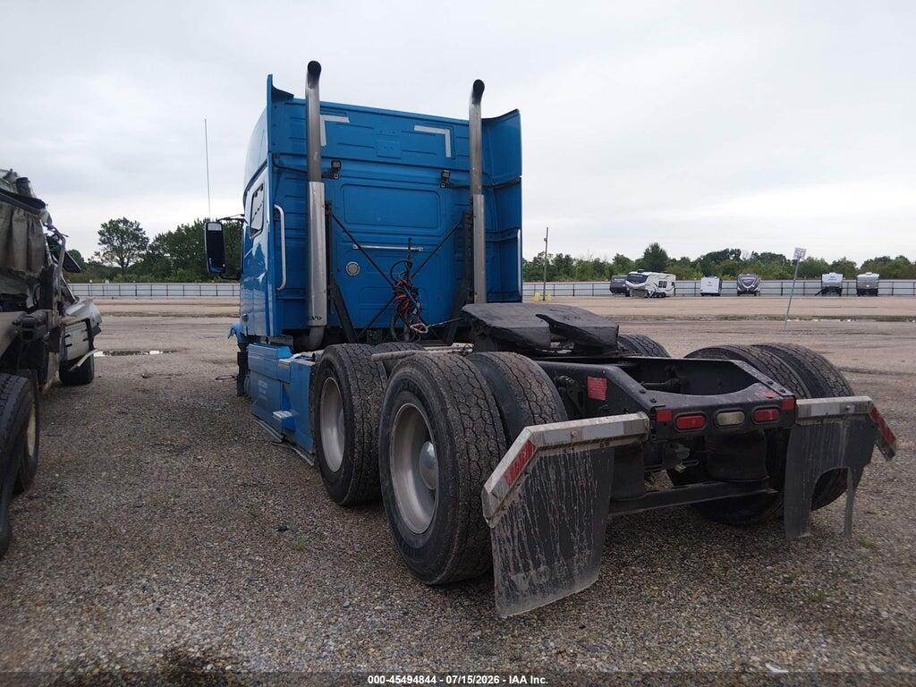 4V4NC9EH9GN957731 2016 VOLVO VN photo no. 3