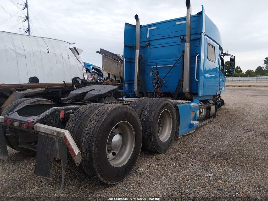 4V4NC9EH9GN957731 2016 VOLVO VN photo no. 4