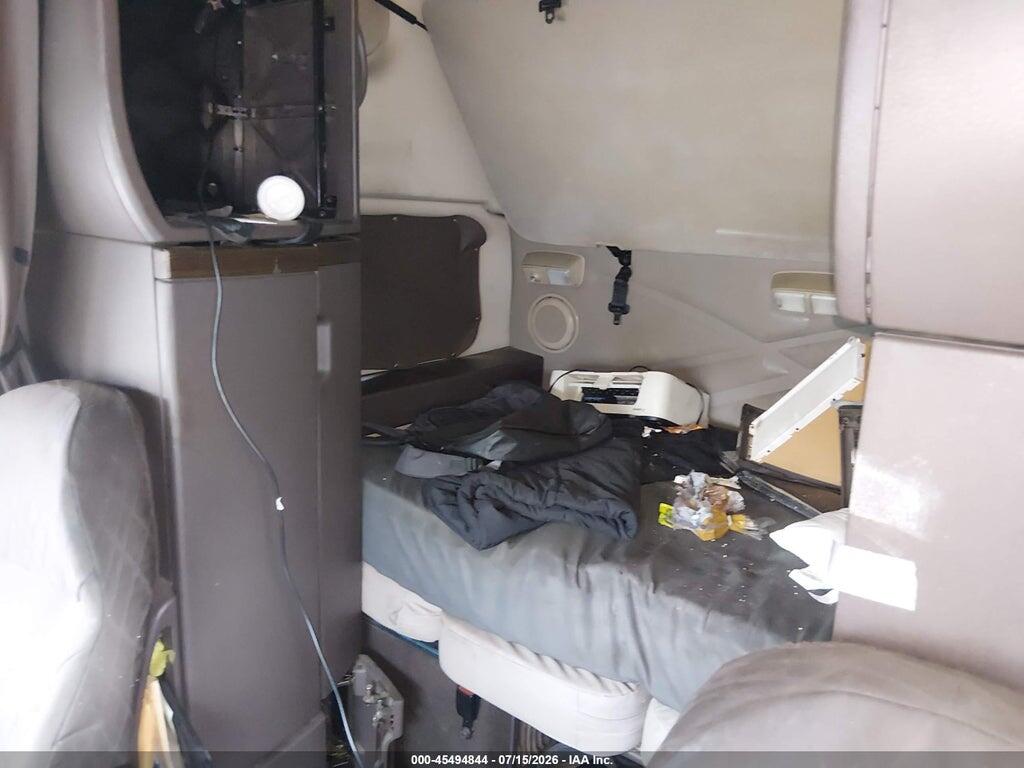 4V4NC9EH9GN957731 2016 VOLVO VN photo no. 6