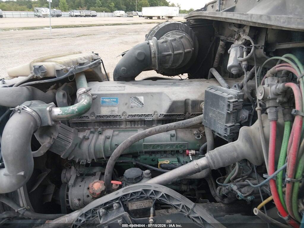 4V4NC9EH9GN957731 2016 VOLVO VN photo no. 9