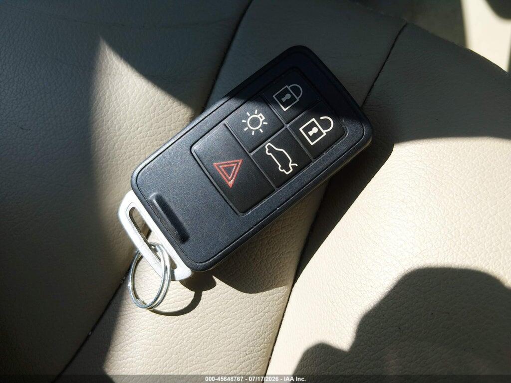 YV4612RM6G2865415 2016 VOLVO XC60 photo no. 11
