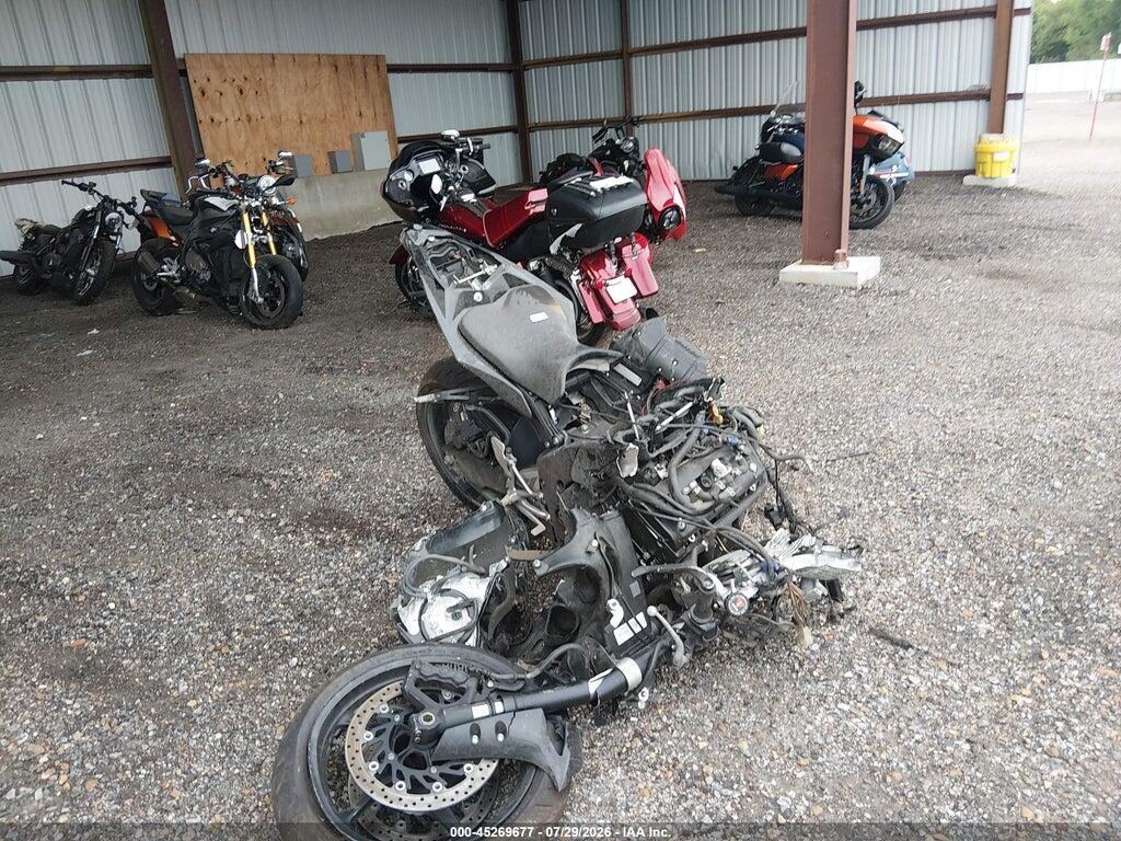 2011 YAMAHA YZFR1 JYARN23EXBA010958