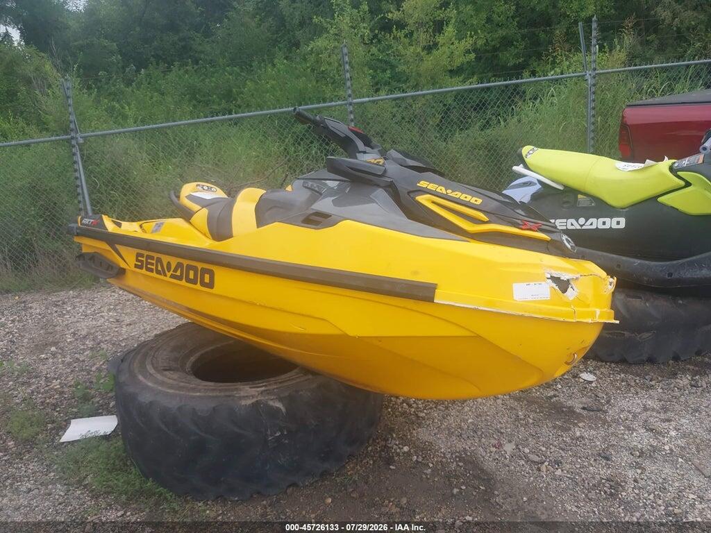 2021 SEADOO RXT-X 300 00000YDV17335J021