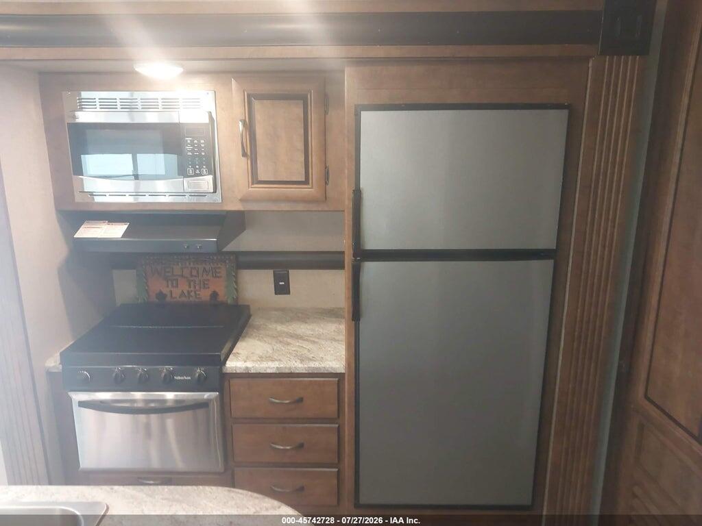 4YDT33B22HS370710 2017 ZIEMA 33B photo no. 12