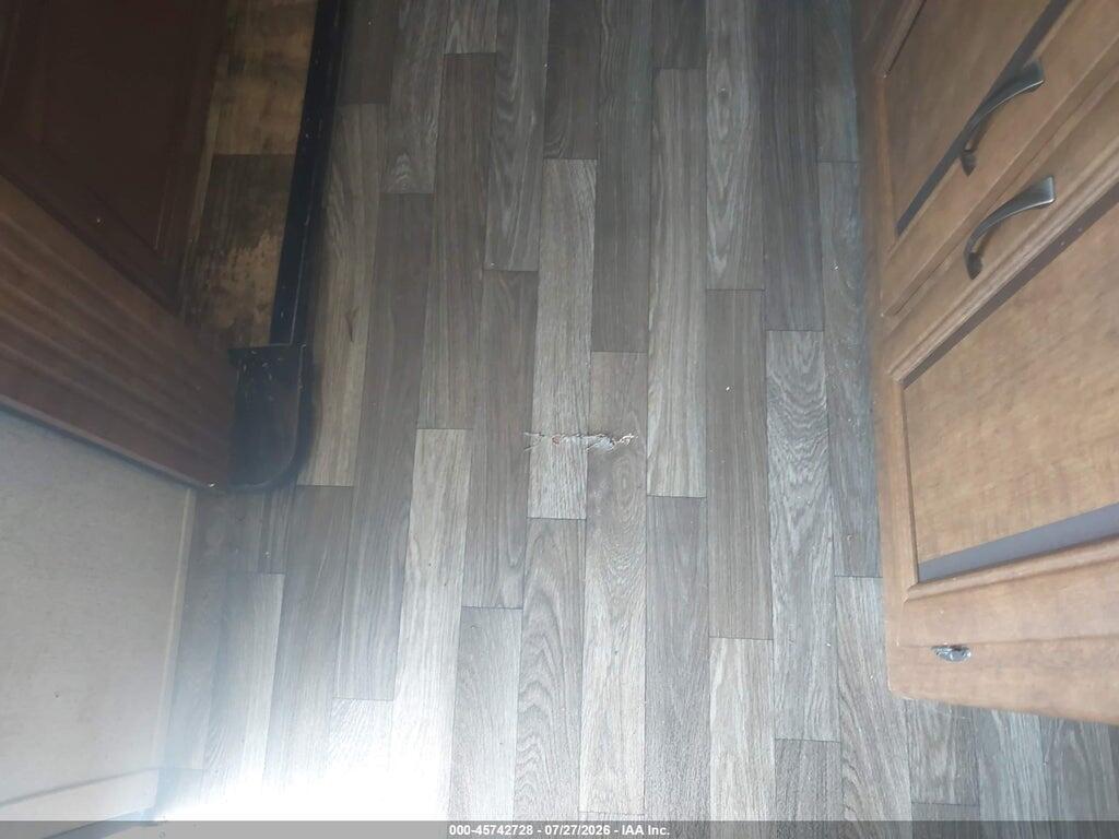 4YDT33B22HS370710 2017 ZIEMA 33B photo no. 6