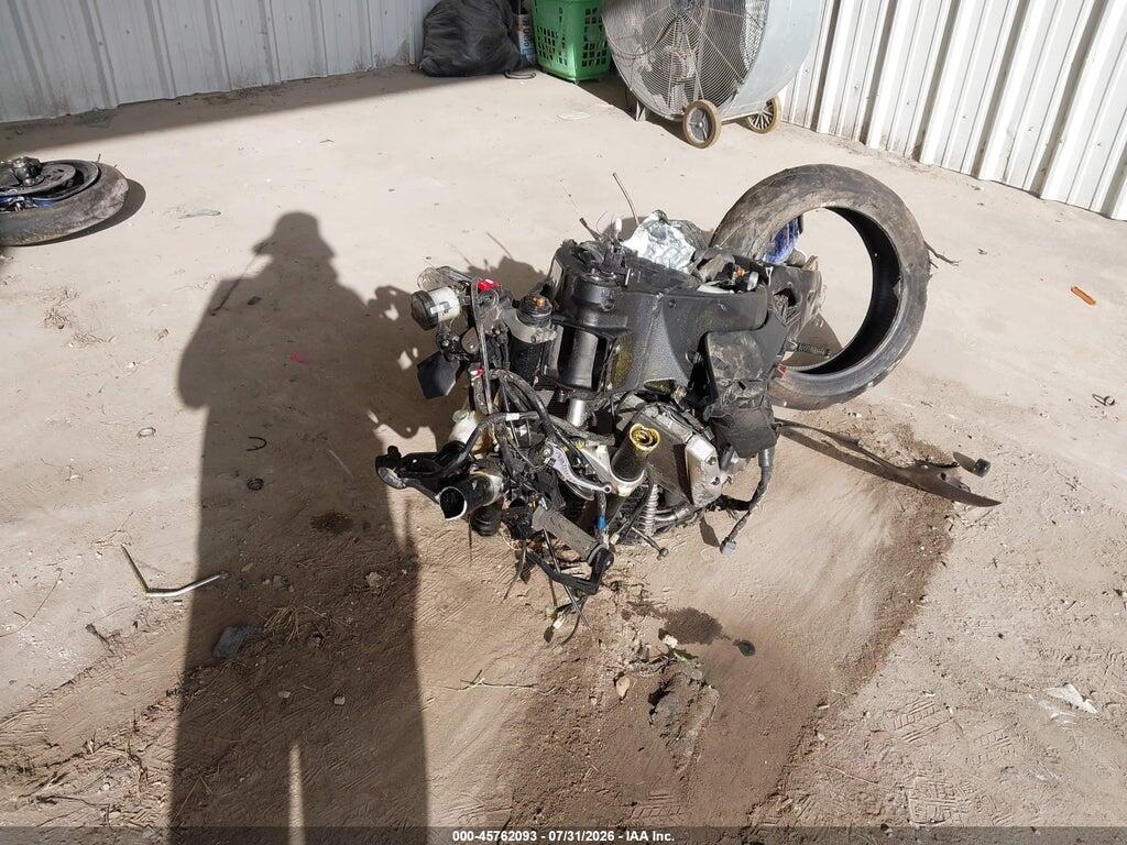 JYARN42E6GA000237 2016 YAMAHA YZFR1S photo no. 2