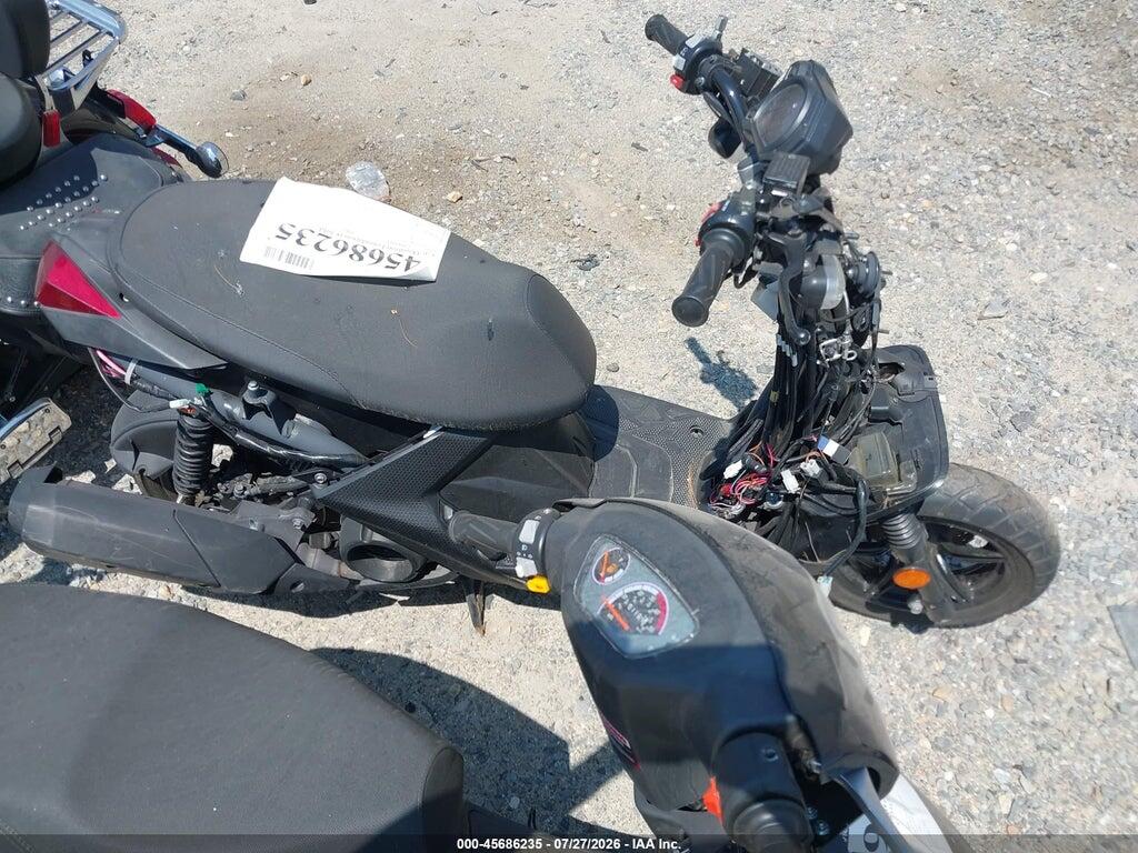 RKRSEB1Y4GA001126 2016 YAMAHA YW125 photo no. 11