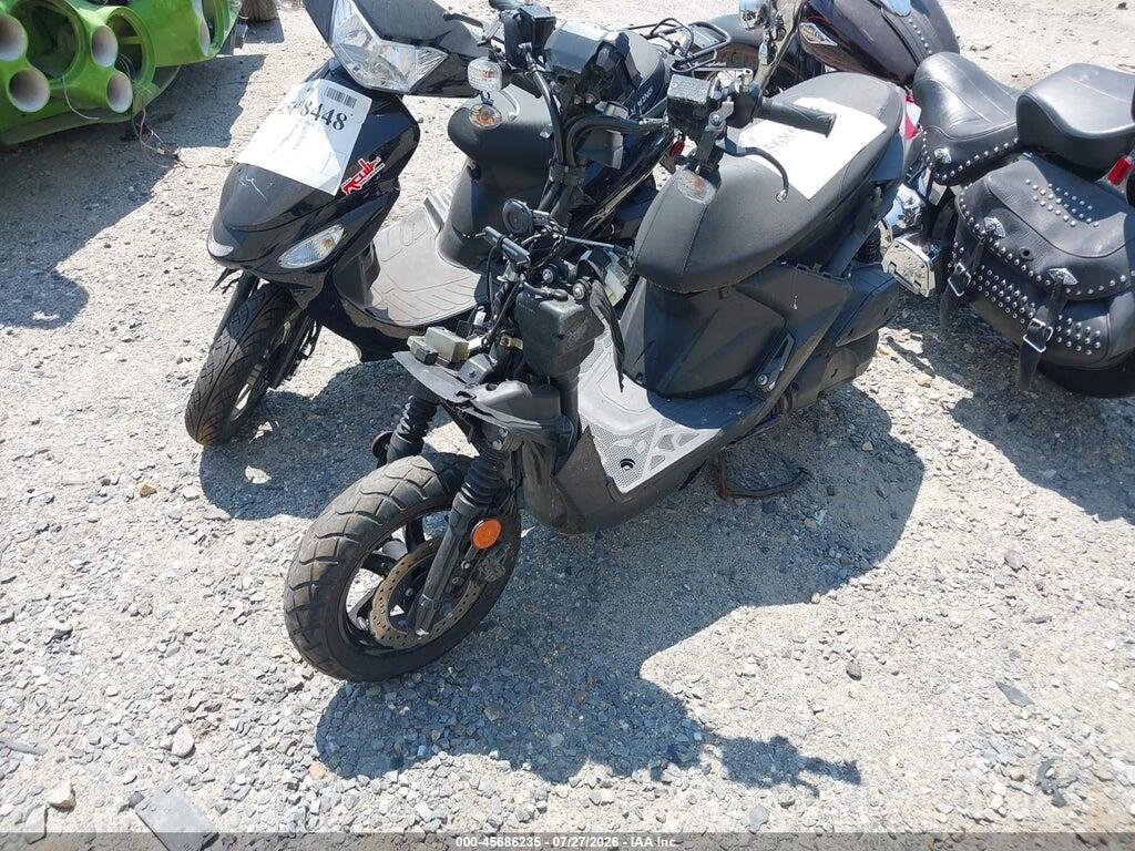 RKRSEB1Y4GA001126 2016 YAMAHA YW125 photo no. 2