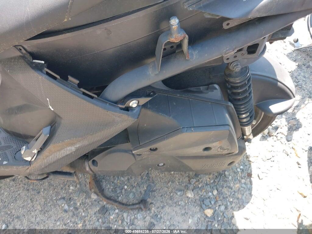 RKRSEB1Y4GA001126 2016 YAMAHA YW125 photo no. 9