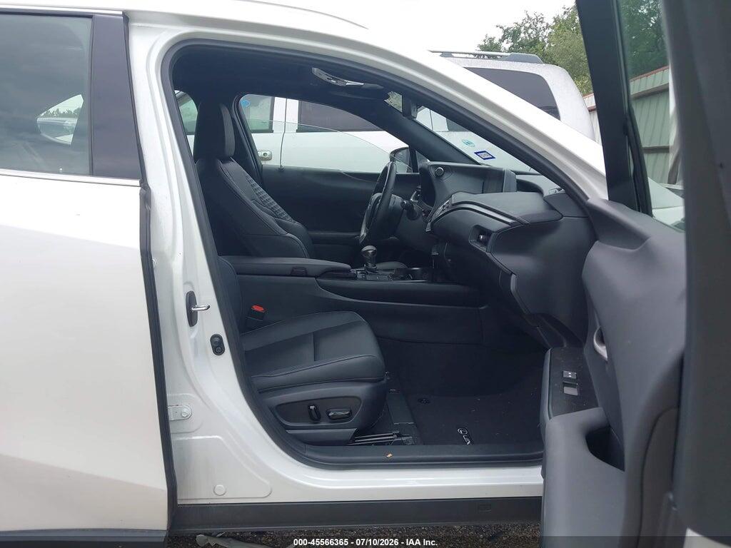 JTHP3JBH3N2049816 2022 LEXUS UX 200 photo no. 5