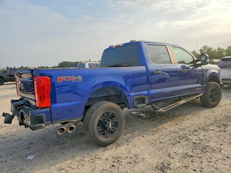 2026 FORD F250 SUPER DUTY — Фото 3 из 12
