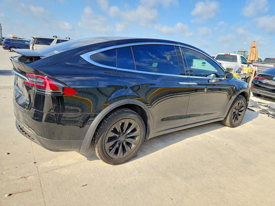 2017 TESLA MODEL X — Фото 3 из 13