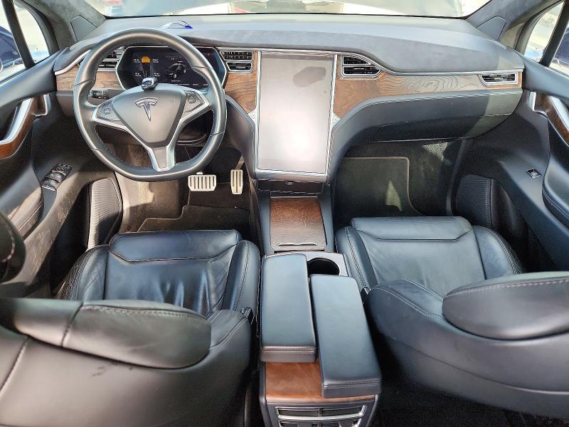 2017 TESLA MODEL X — Фото 8 из 13