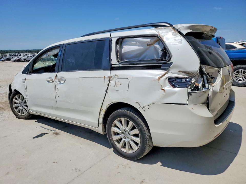 2017 TOYOTA SIENNA XLE 7-PASSENGER — Фото 2 из 13